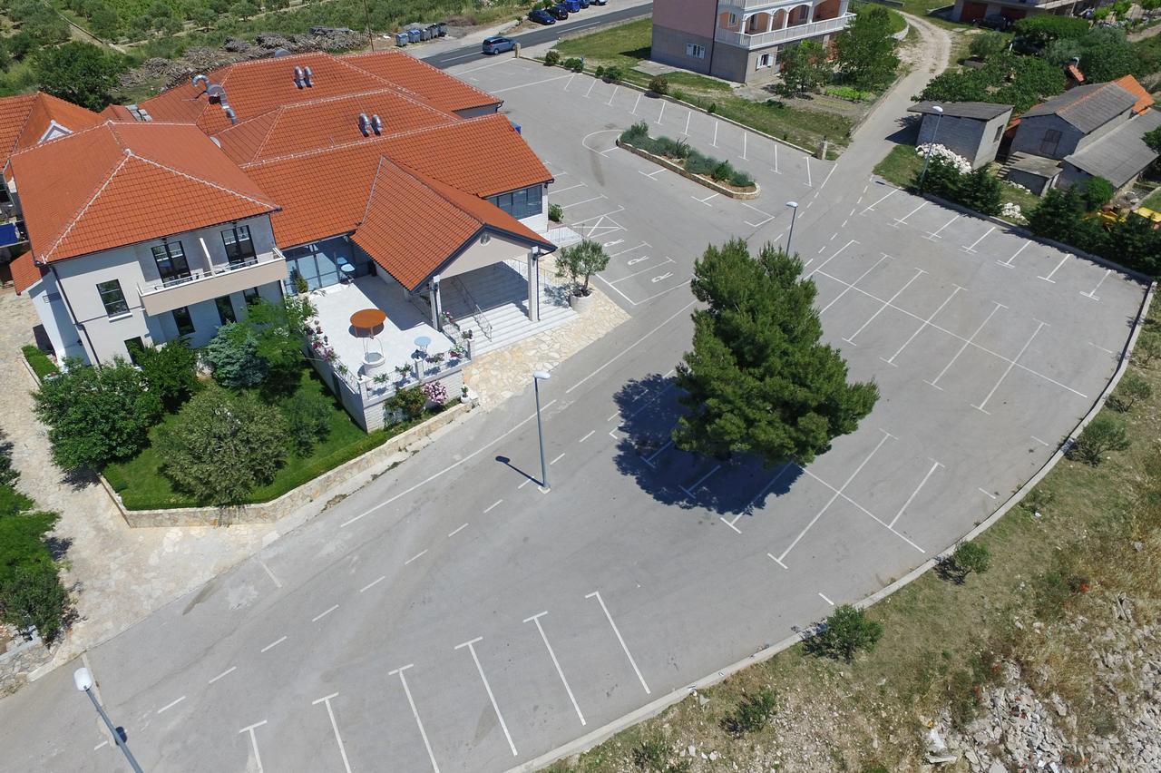 B&B Ave Maria Vrpolje Exteriér fotografie